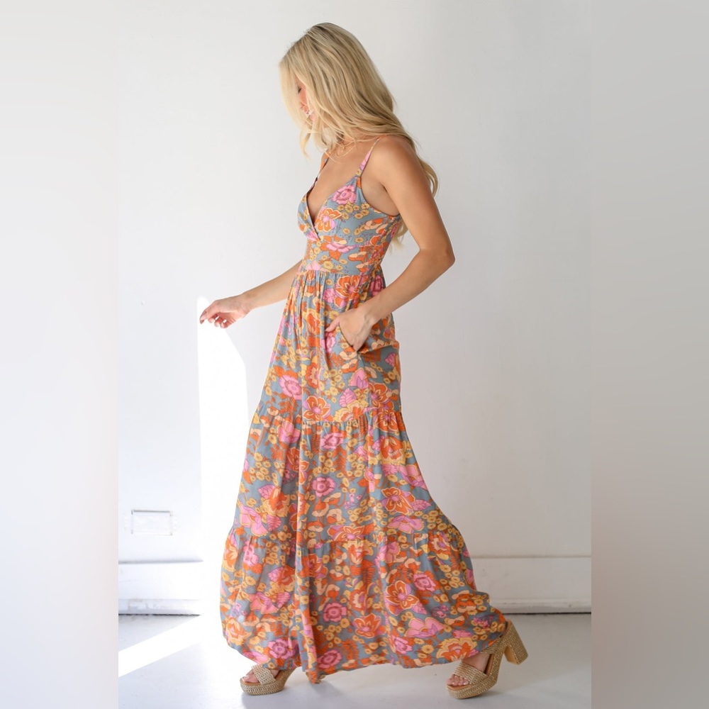 Bohemian Style - Floral Pantsuit - Picture 4 of 10
